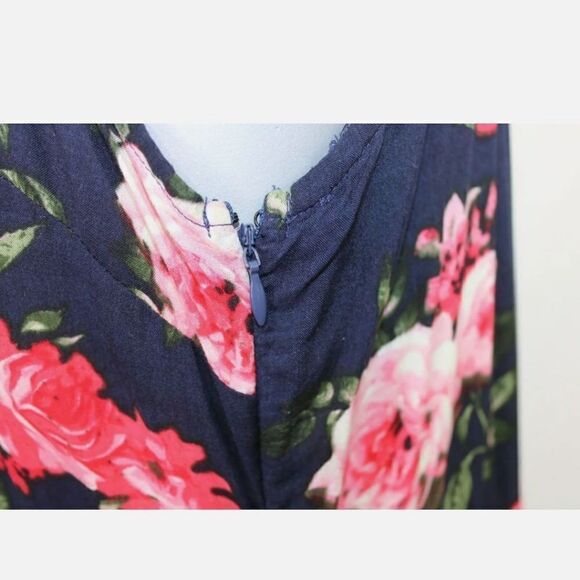 UMGEE SIZE LARGE NAVY FLORAL CROP CRIS CROSS ROMPER - Picture 9 of 12